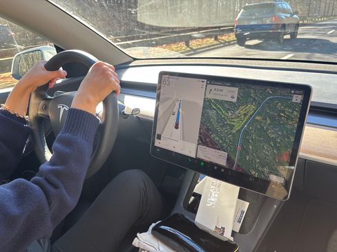 Used 2022 Tesla Model Y Long Range image 2