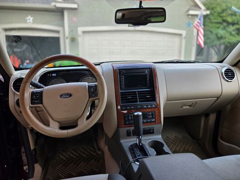 Used 2006 Ford Explorer Eddie Bauer image 13