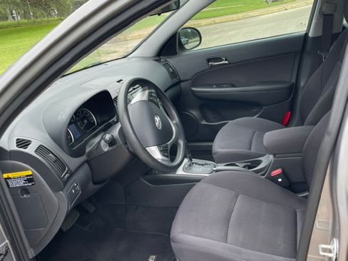 Used 2012 Hyundai Elantra w/ Preferred Pkg FWD image 6