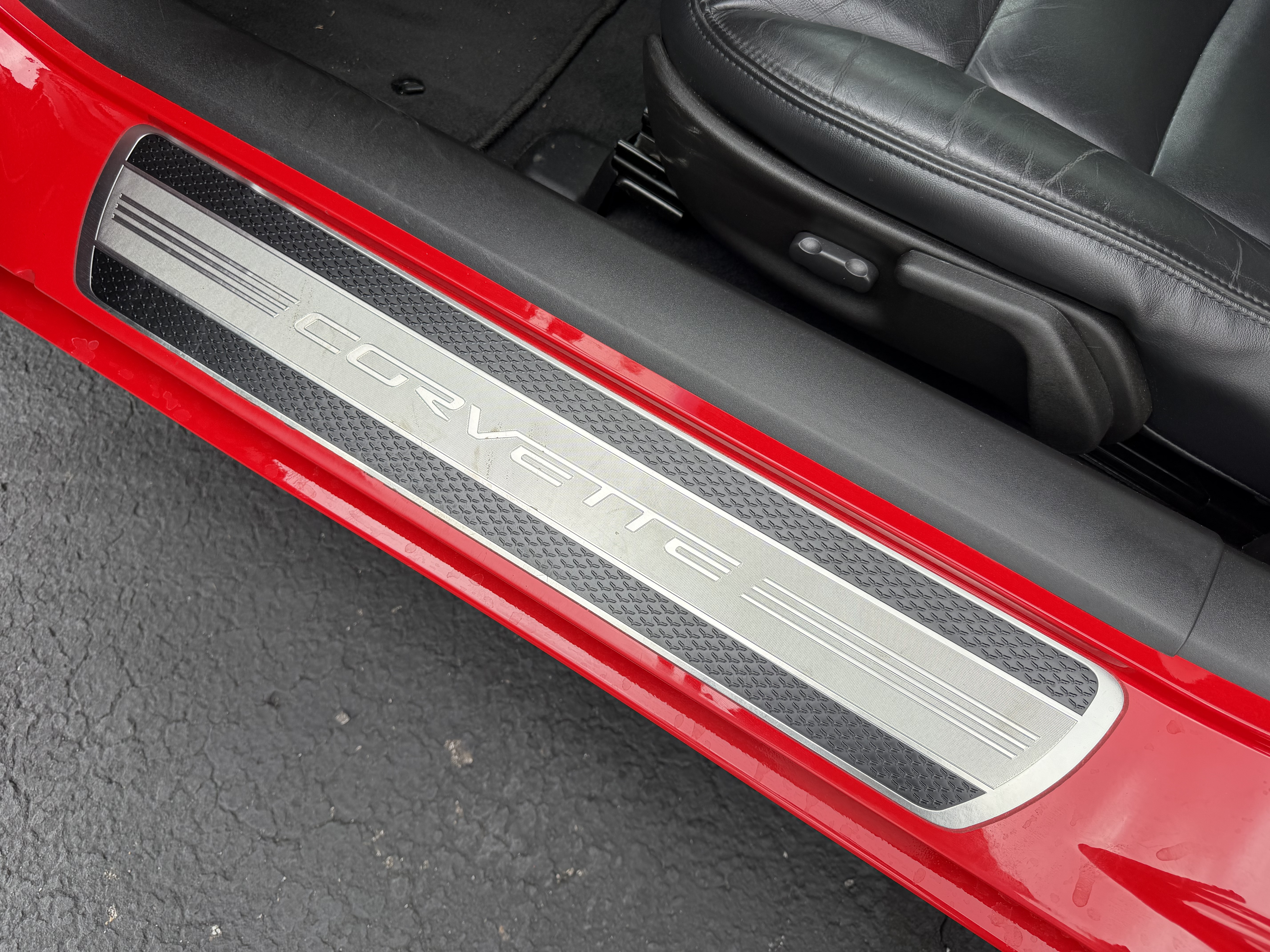 Used 2010 Chevrolet Corvette Coupe w/ 1LT RWD image 5