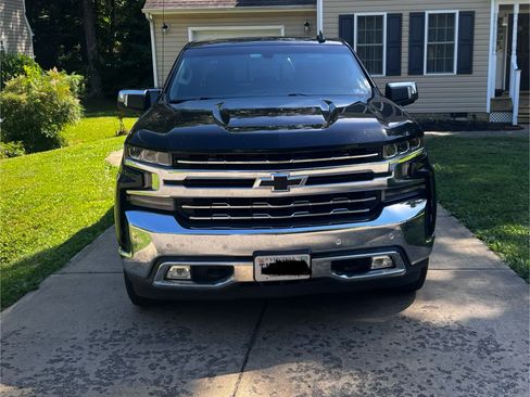 Used 2020 Chevrolet Silverado 1500 LTZ w/ LTZ Plus Package AWD/4WD image 10