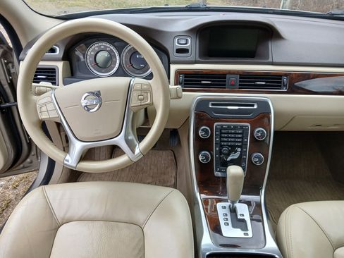 Used 2012 Volvo XC70 3.2 image 19