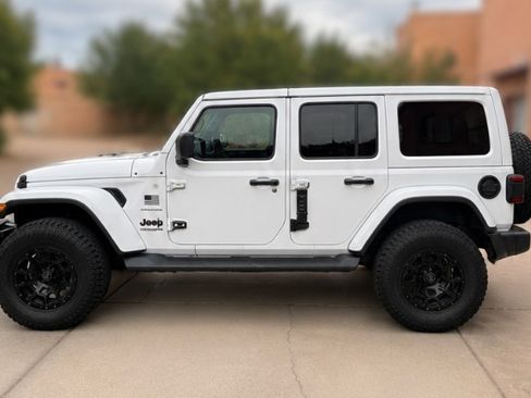 Used 2018 Jeep Wrangler Unlimited Sahara AWD/4WD image 2