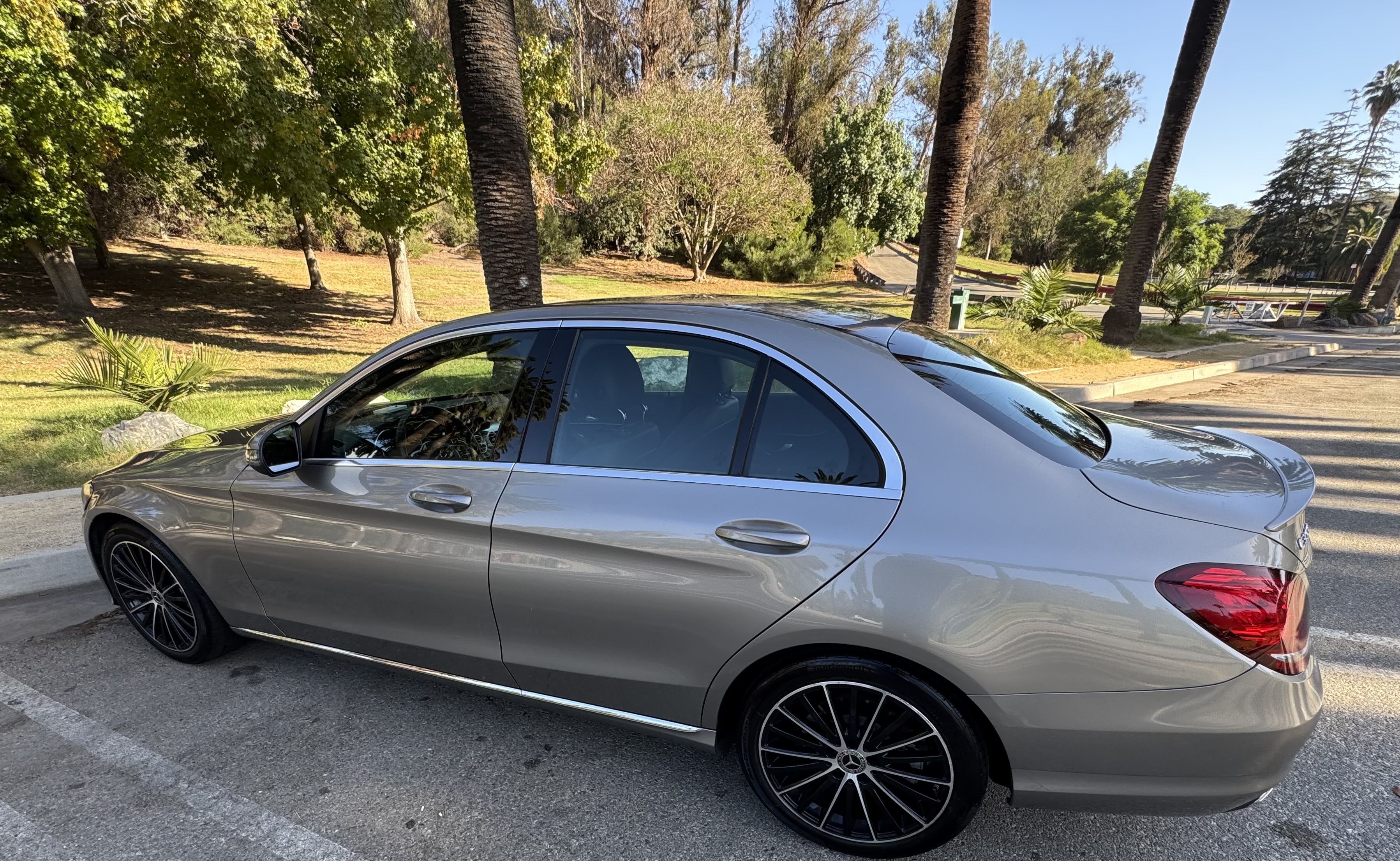 Used 2019 Mercedes-Benz C 300 Sedan image 6