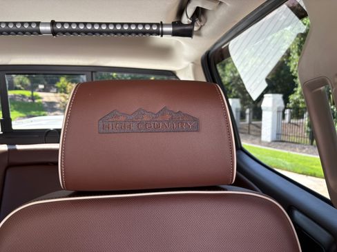 Used 2015 Chevrolet Silverado 2500 High Country AWD/4WD image 23