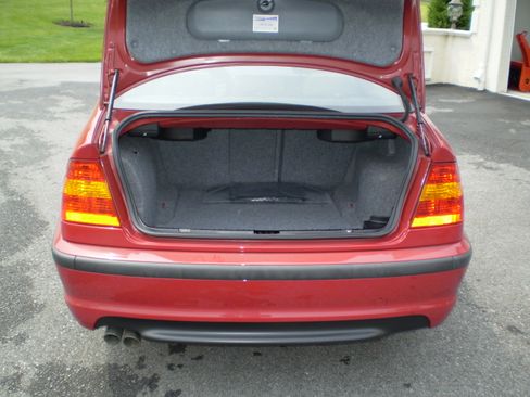 Used 2005 BMW 330i Sedan image 15