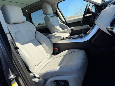Used 2016 Land Rover Range Rover Sport HSE image 11