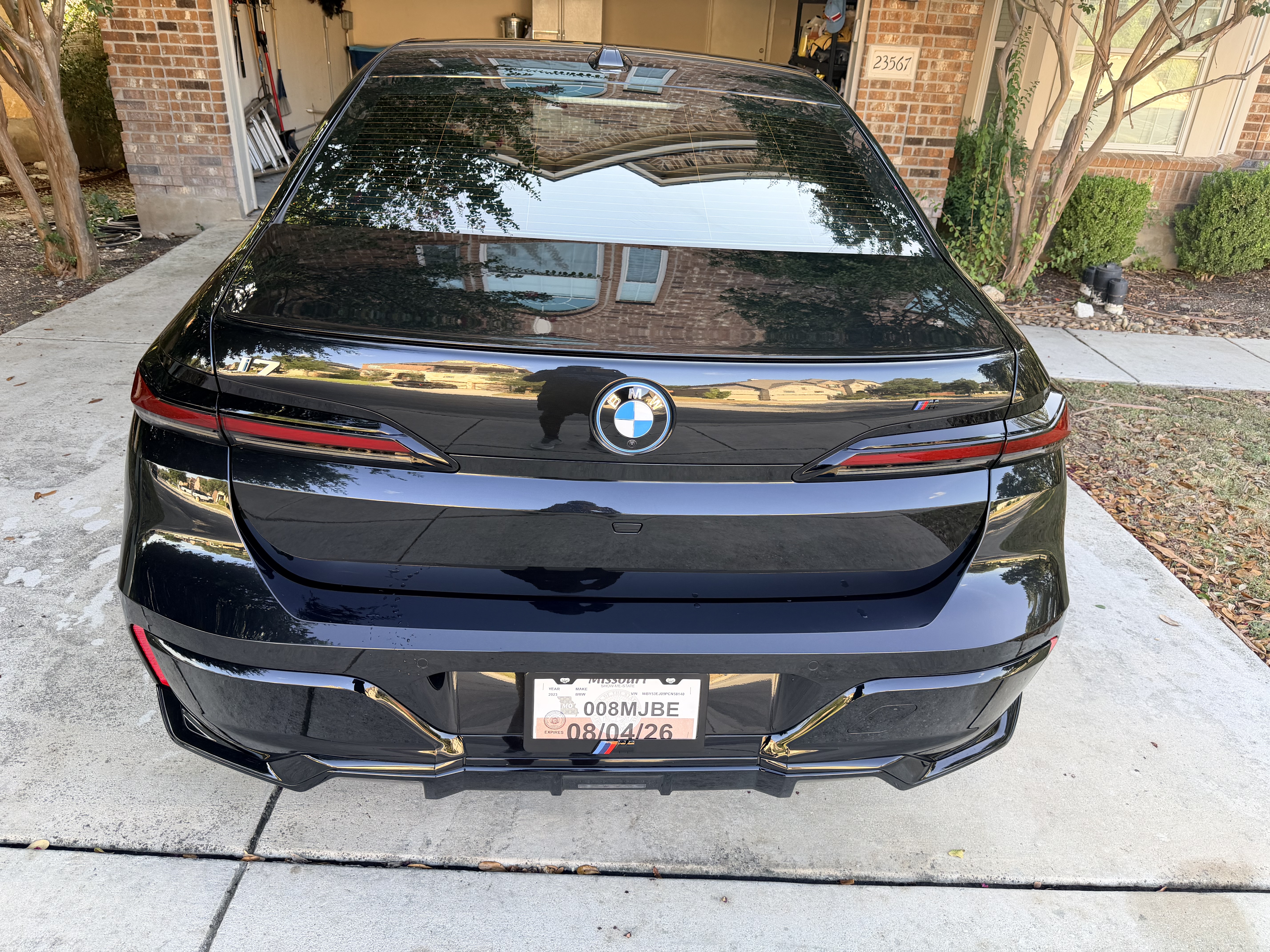 Used 2023 BMW i7 xDrive60 AWD/4WD image 16