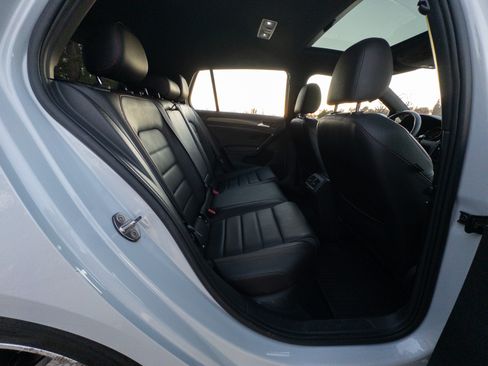 Used 2019 Volkswagen GTI SE image 14