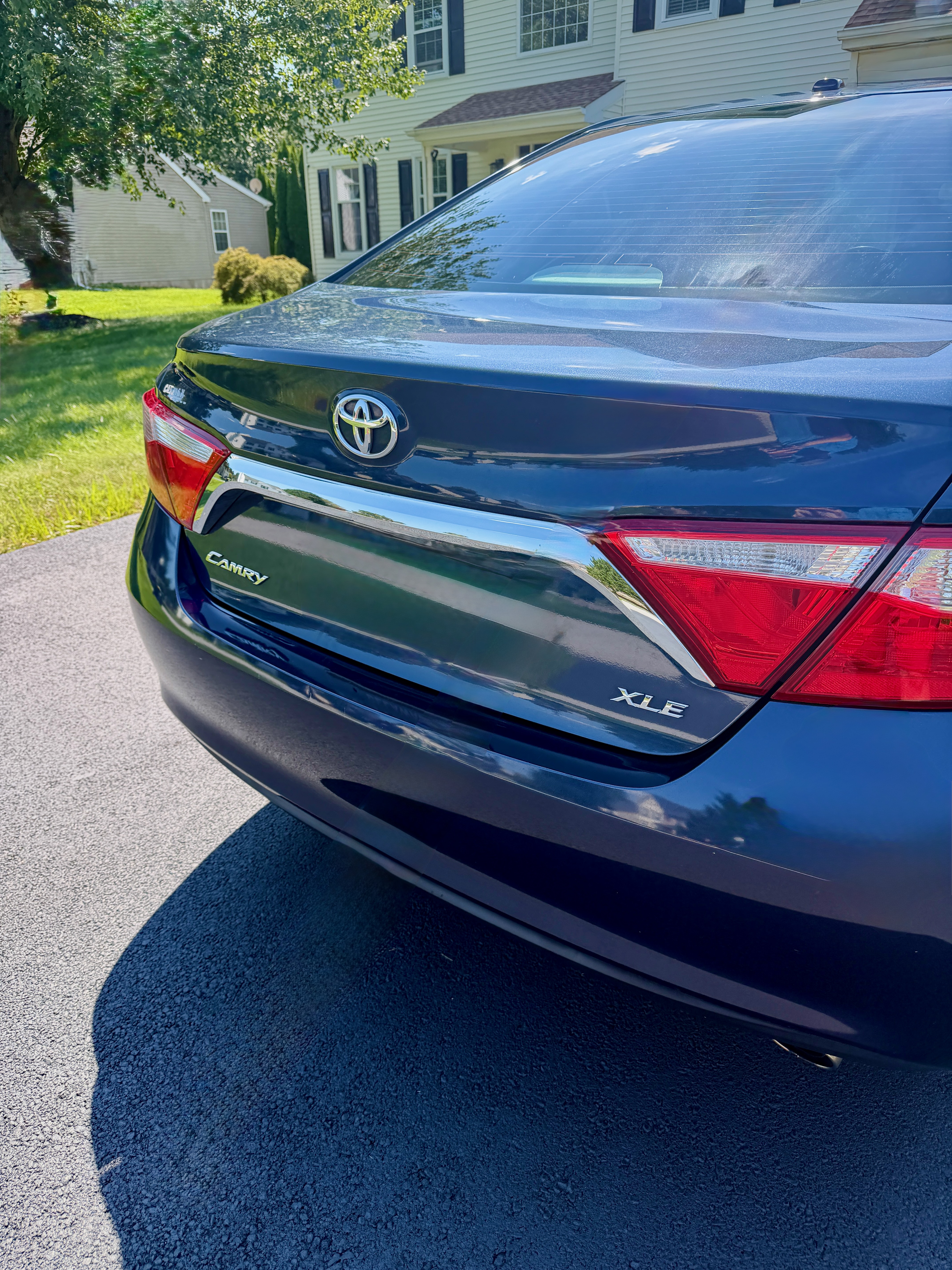 Used 2016 Toyota Camry XLE w/ Moonroof Package FWD image 19