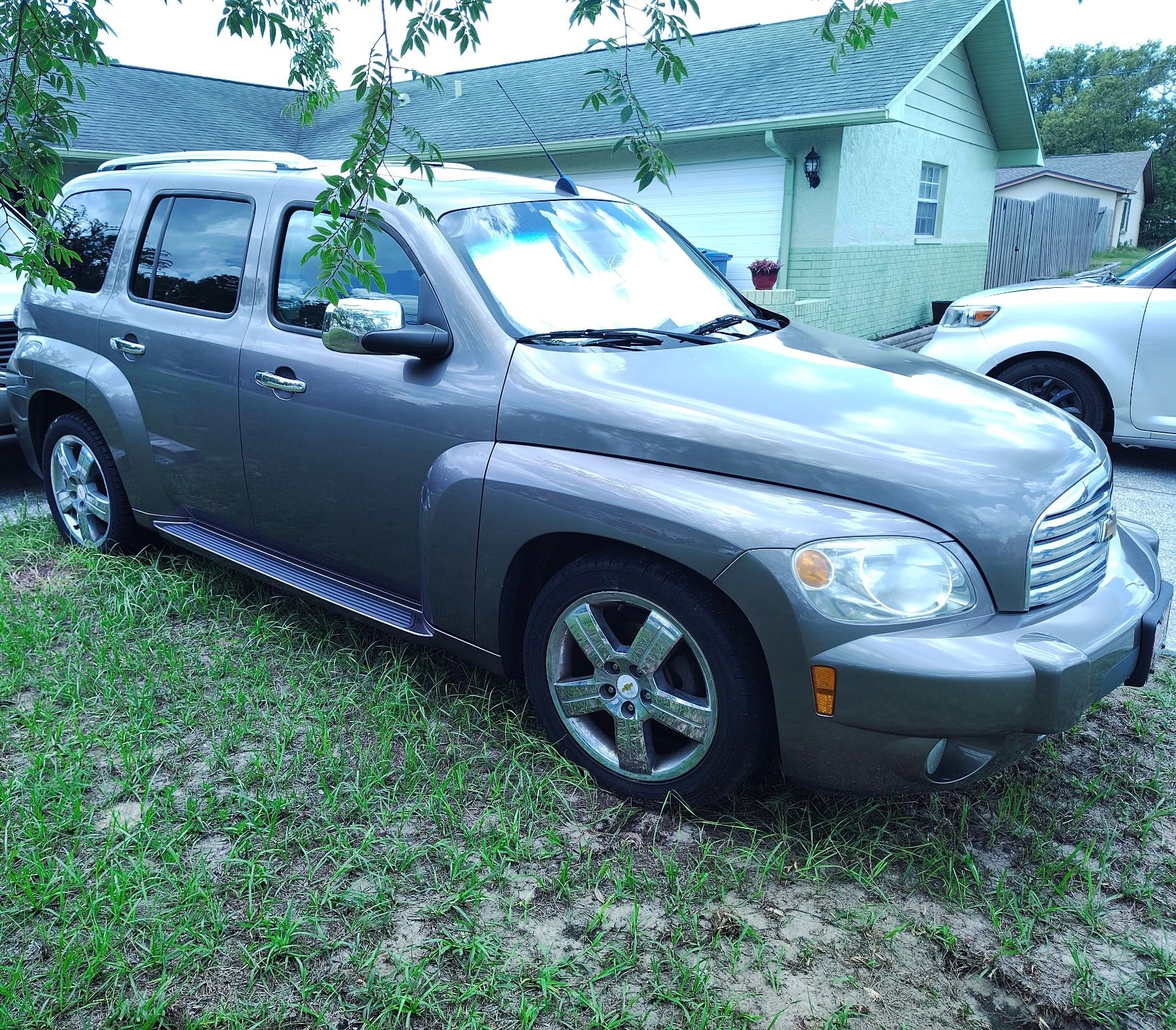 Used 2011 Chevrolet HHR LT w/ LT Preferred Equipment Group FWD image 2