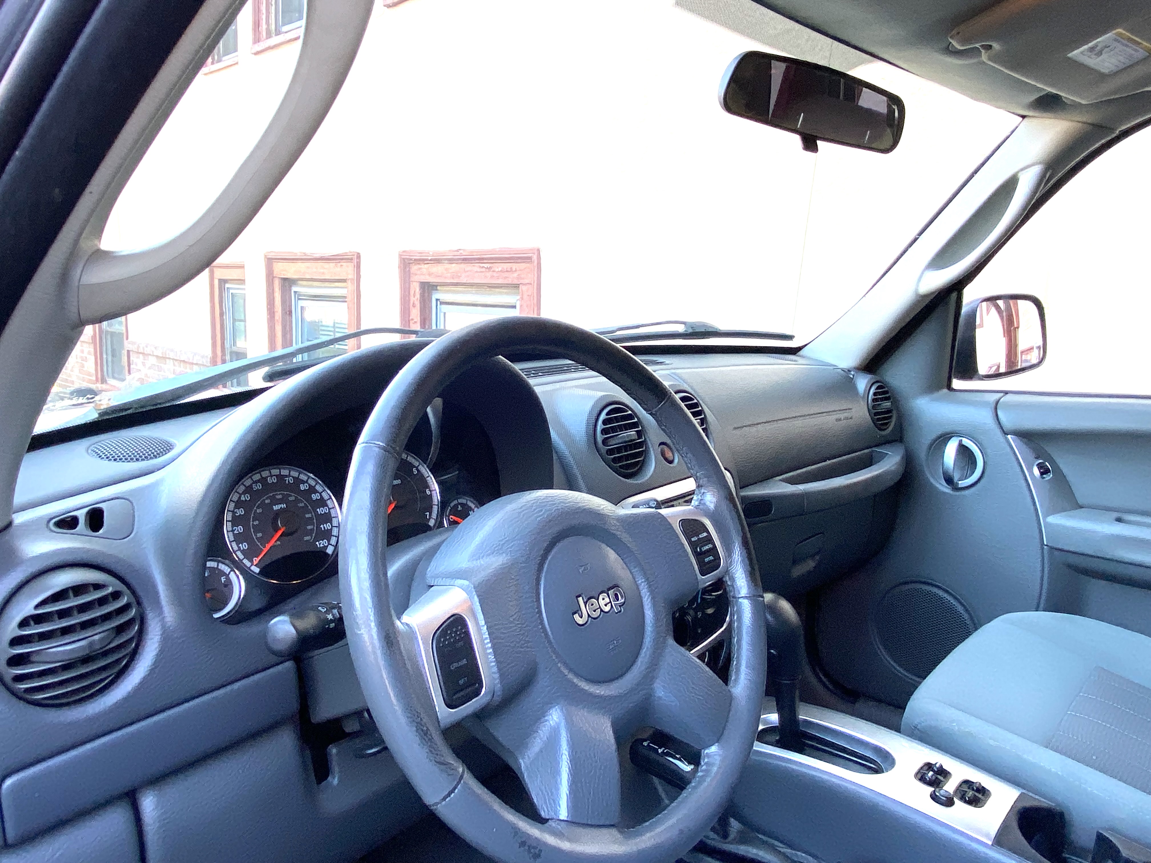 Used 2007 Jeep Liberty Limited AWD/4WD image 12