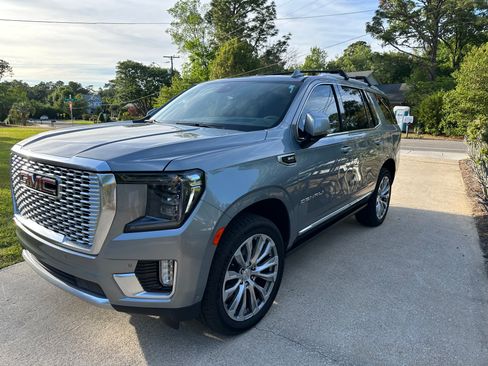 Used 2023 GMC Yukon Denali w/ Denali Reserve Package AWD/4WD image 1