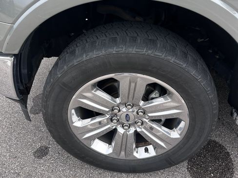Used 2019 Ford F150 Lariat w/ Equipment Group 502A Luxury AWD/4WD image 28
