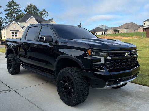 Used 2024 Chevrolet Silverado 1500 ZR2 w/ Technology Package AWD/4WD image 2