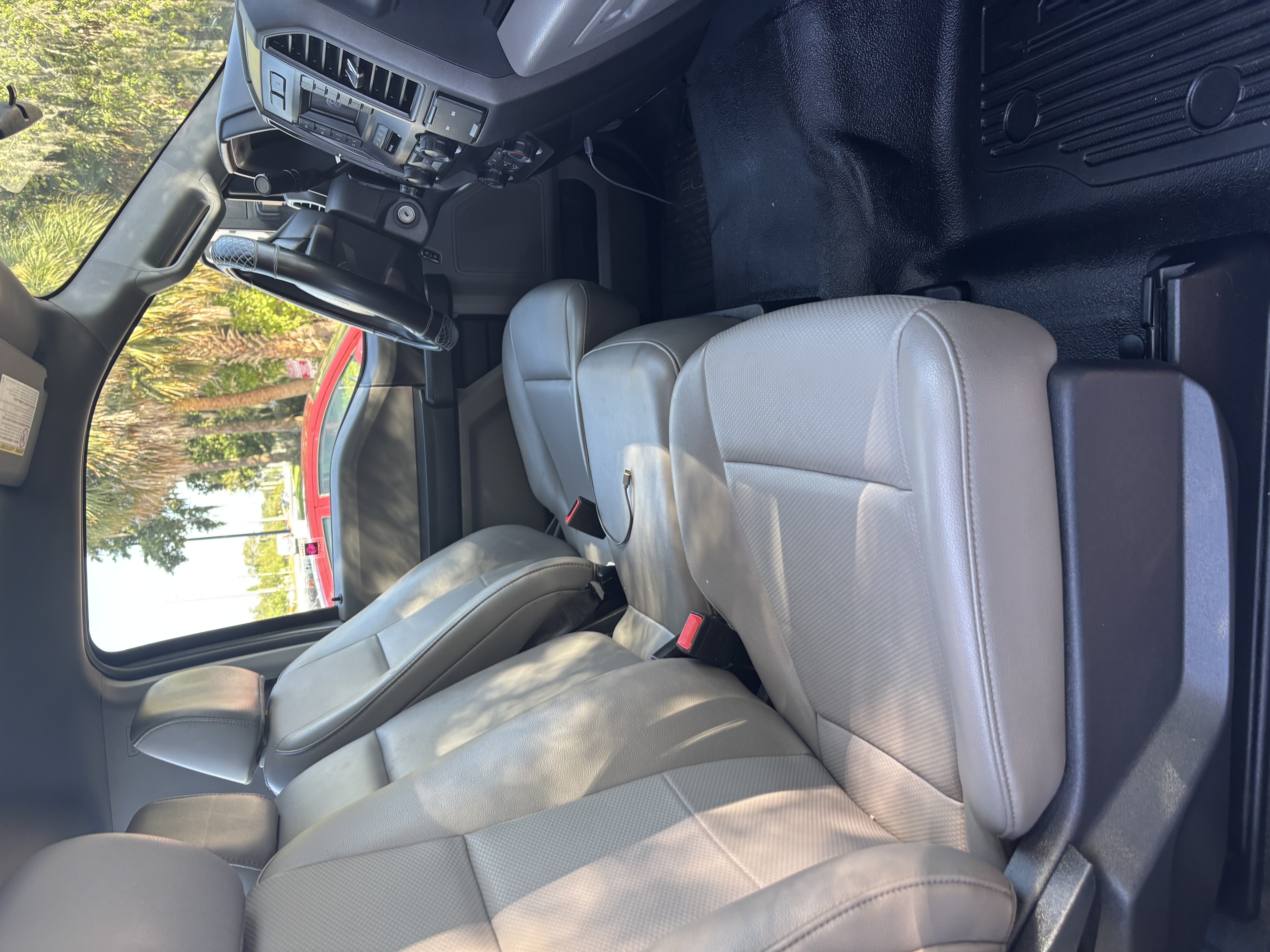 Used 2022 Ford F250 XL w/ STX Appearance Package AWD/4WD image 11