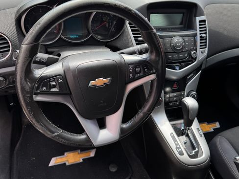 Used 2014 Chevrolet Cruze LT image 8