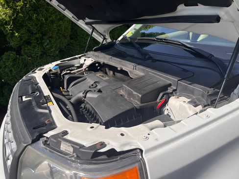 Used 2012 Land Rover LR2 HSE AWD/4WD image 18