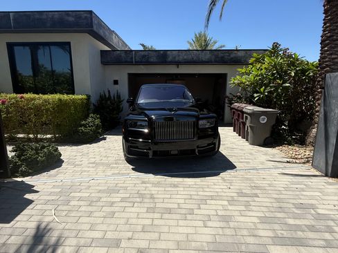 Used 2022 Rolls-Royce Cullinan Black Badge AWD/4WD image 4