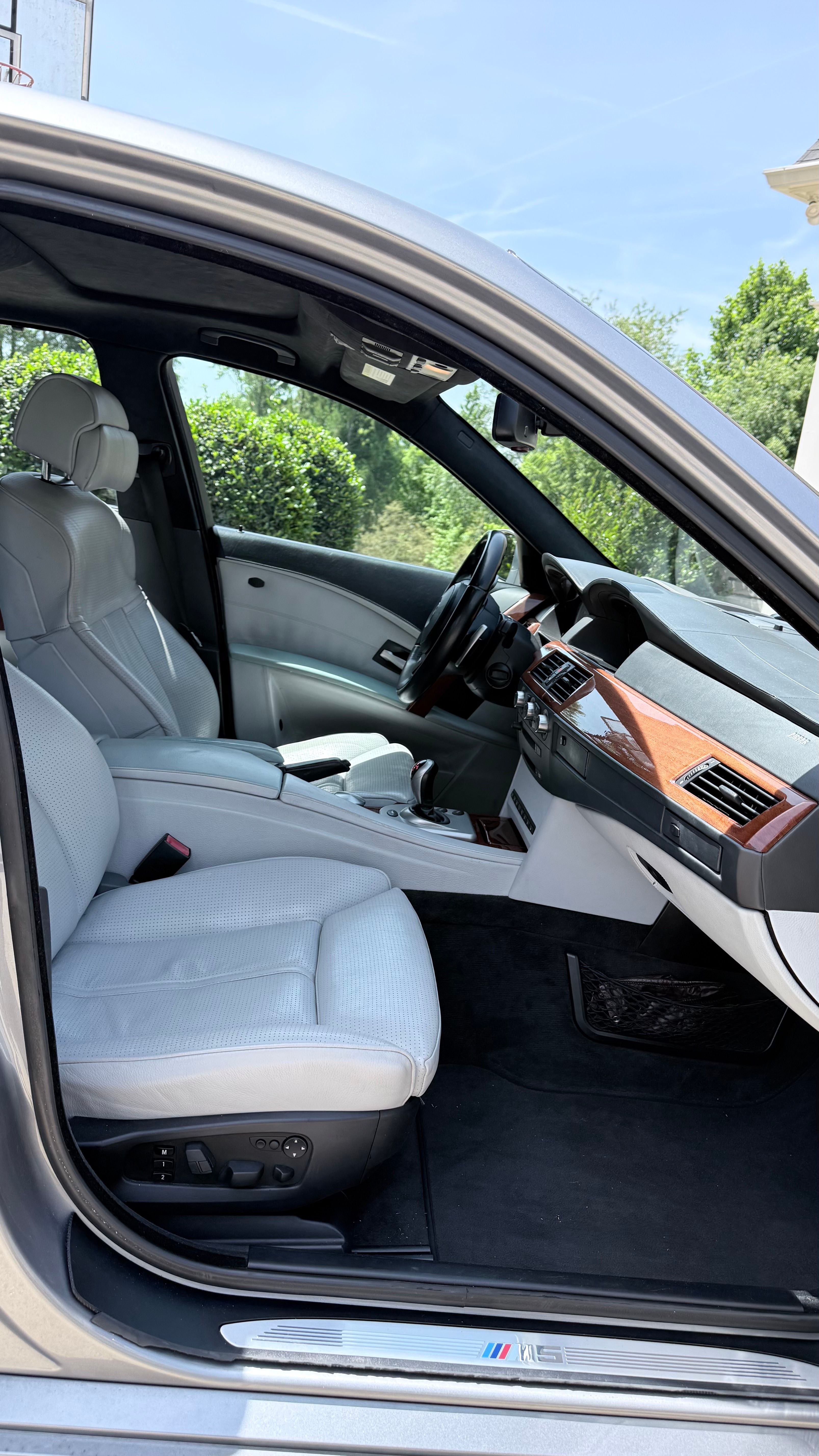 Used 2007 BMW M5 RWD image 12