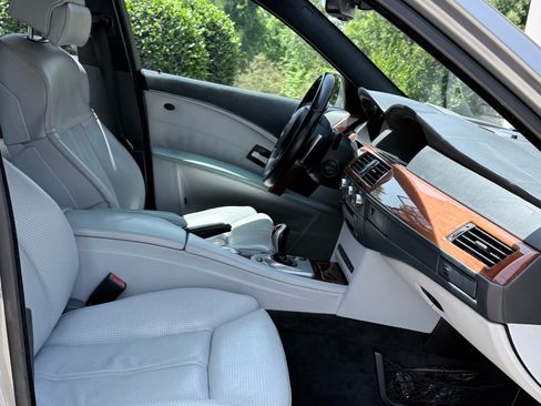 Used 2007 BMW M5 RWD image 12
