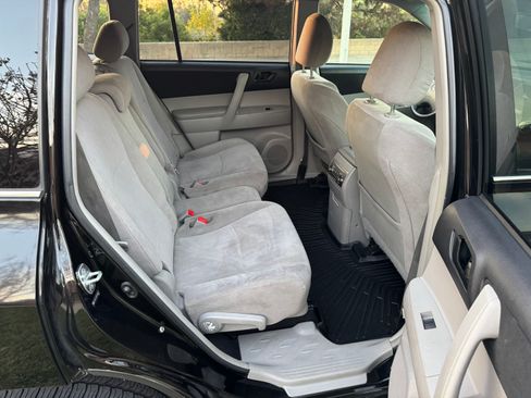 Used 2011 Toyota Highlander 2WD image 9