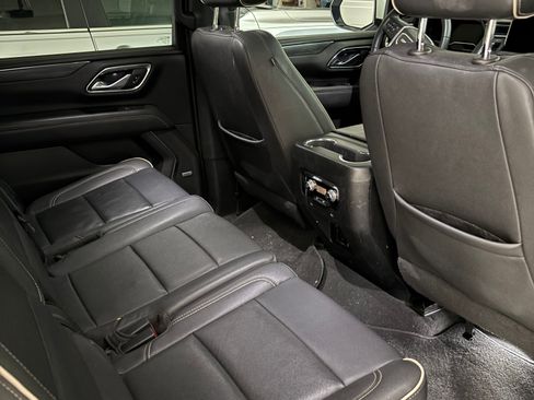 Used 2023 GMC Yukon XL SLT image 12