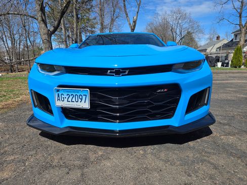 Used 2022 Chevrolet Camaro ZL1 RWD image 2