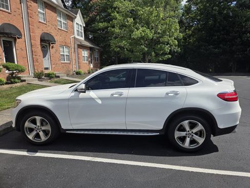 Used 2018 Mercedes-Benz GLC 300 4MATIC Coupe image 4