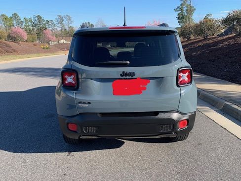 Used 2017 Jeep Renegade Altitude image 9