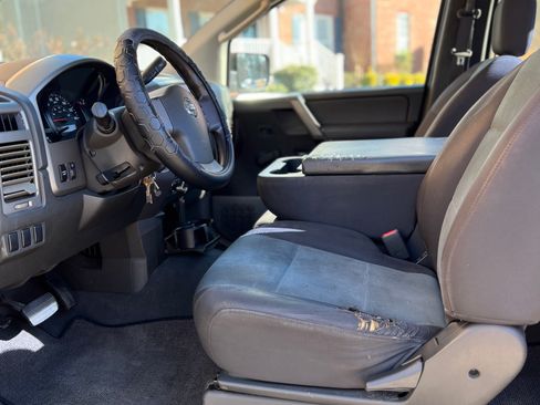Used 2004 Nissan Titan XE image 9