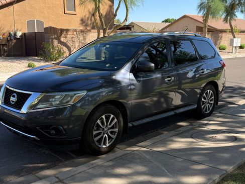 Used 2014 Nissan Pathfinder SV image 17
