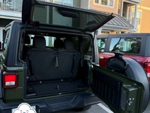 Used 2022 Jeep Wrangler Sport AWD/4WD image 10