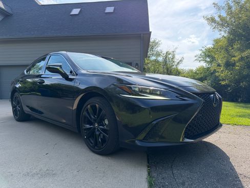 Used 2025 Lexus ES 300h F Sport w/ Accessory Package (Z2) FWD image 2