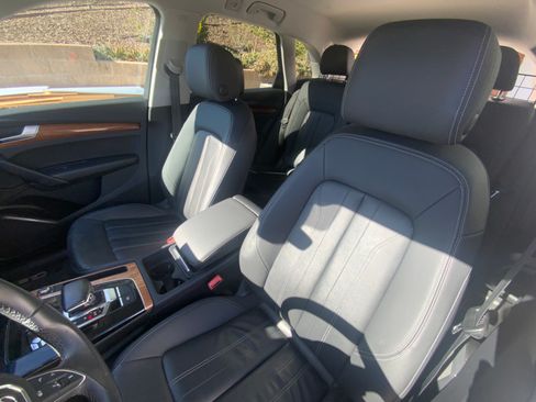 Used 2022 Audi Q5 2.0T Premium w/ Convenience Package image 8