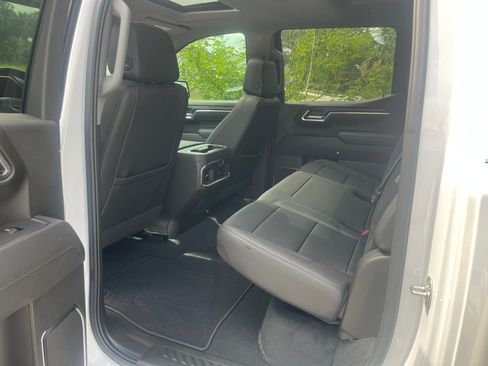 Used 2025 GMC Sierra 1500 SLT w/ SLT Premium Plus Package AWD/4WD image 11