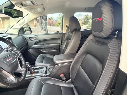 Used 2022 GMC Canyon AT4 image 11