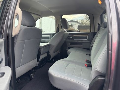 Used 2017 RAM 1500 Classic SLT image 8