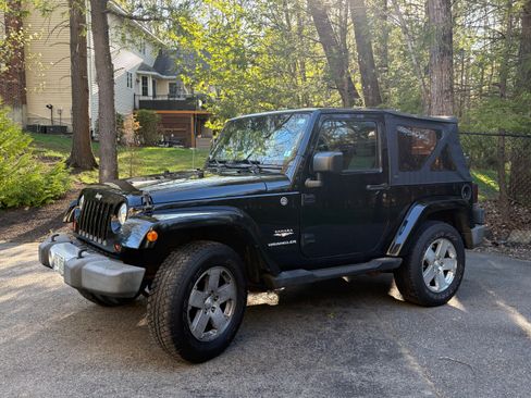 Used 2008 Jeep Wrangler Sahara w/ Dual Top Group AWD/4WD image 11