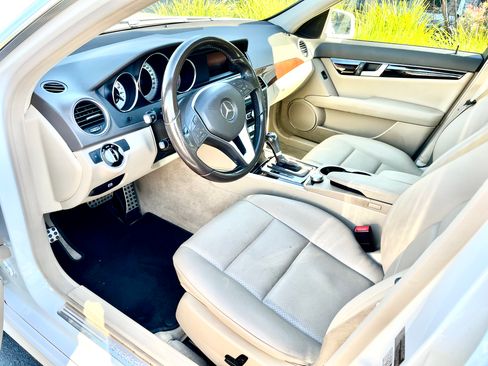 Used 2014 Mercedes-Benz C 250 Sedan image 6