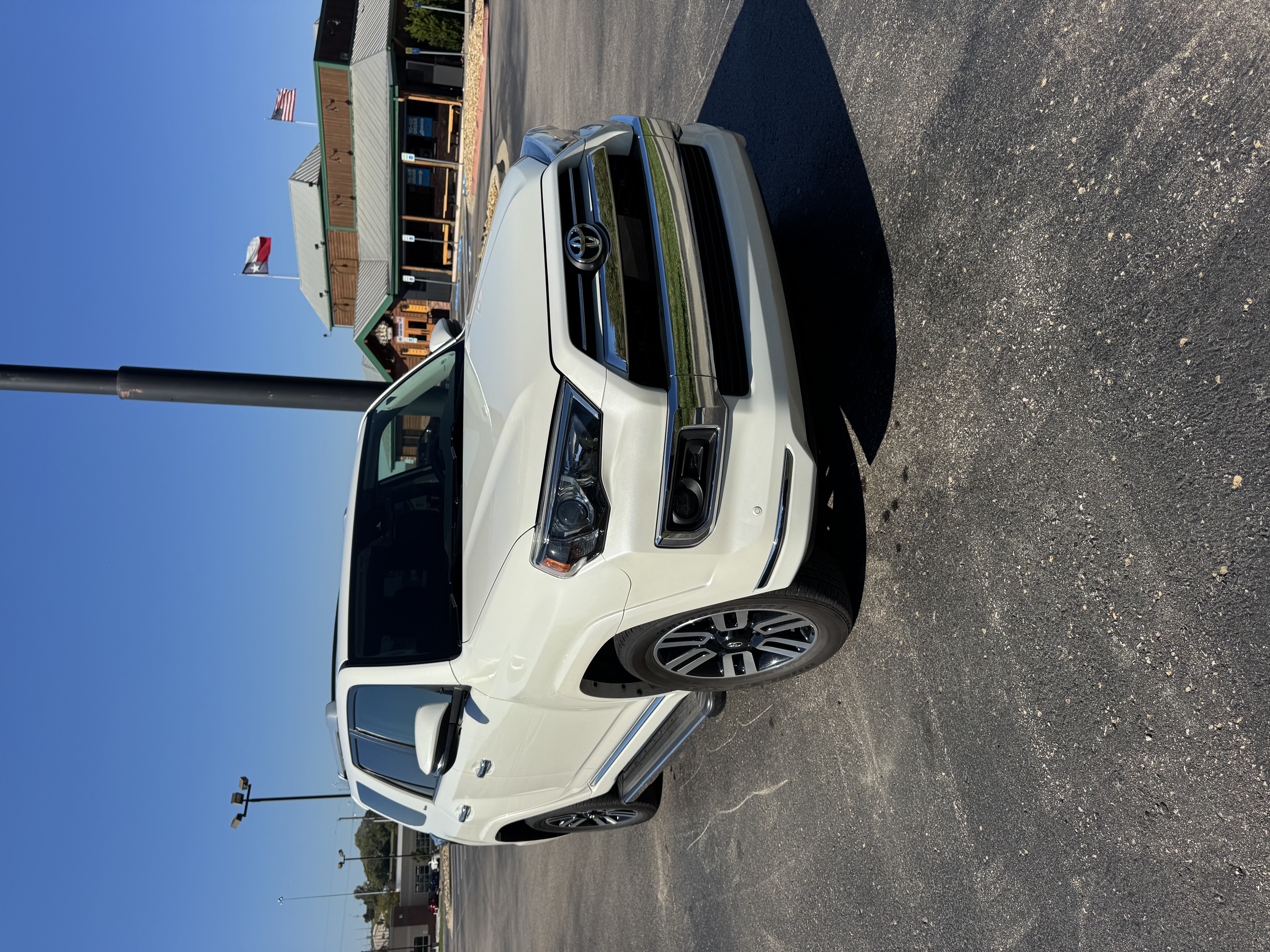 Used 2020 Toyota 4Runner Limited AWD/4WD image 4