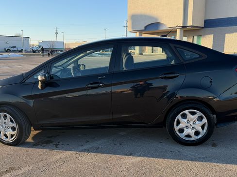 Used 2013 Ford Fiesta SE w/ Super Fuel Economy Pkg image 6
