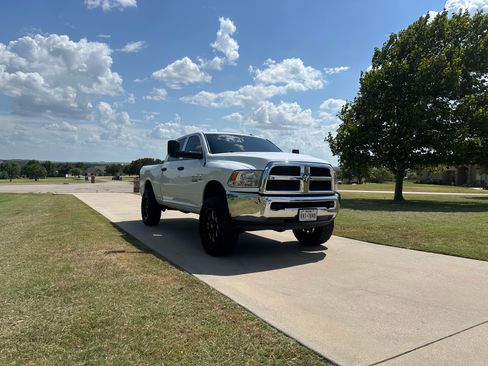 Used 2018 RAM 2500 Tradesman w/ Chrome Appearance Group AWD/4WD image 2