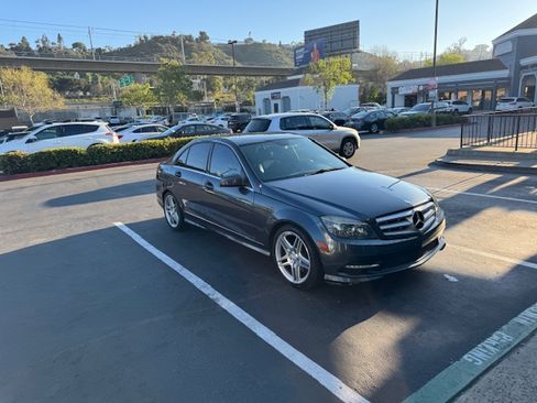 Used 2011 Mercedes-Benz C 300 Sedan image 4