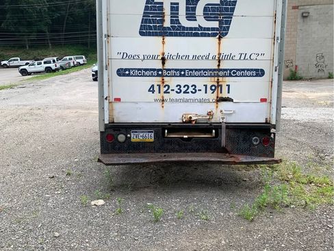Used 2006 Ford E-350 and Econoline 350 Super Duty RWD image 5