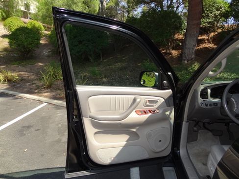 Used 2006 Toyota Sequoia Limited image 15