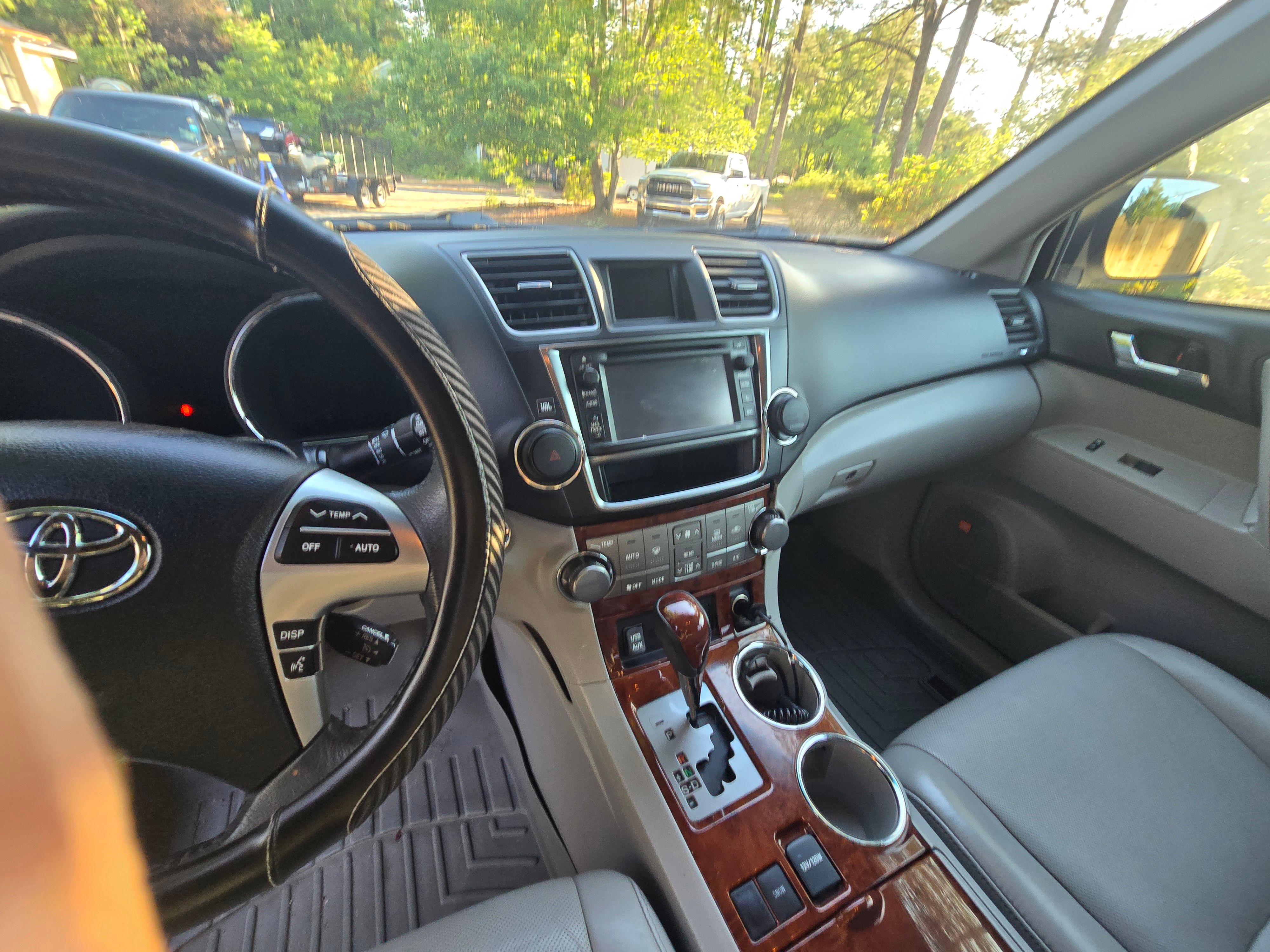 Used 2013 Toyota Highlander Limited FWD image 5