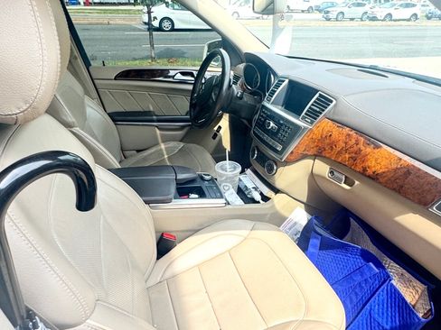 Used 2014 Mercedes-Benz GL 450 4MATIC image 9