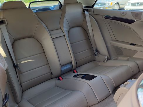 Used 2011 Mercedes-Benz E 550 Cabriolet image 10