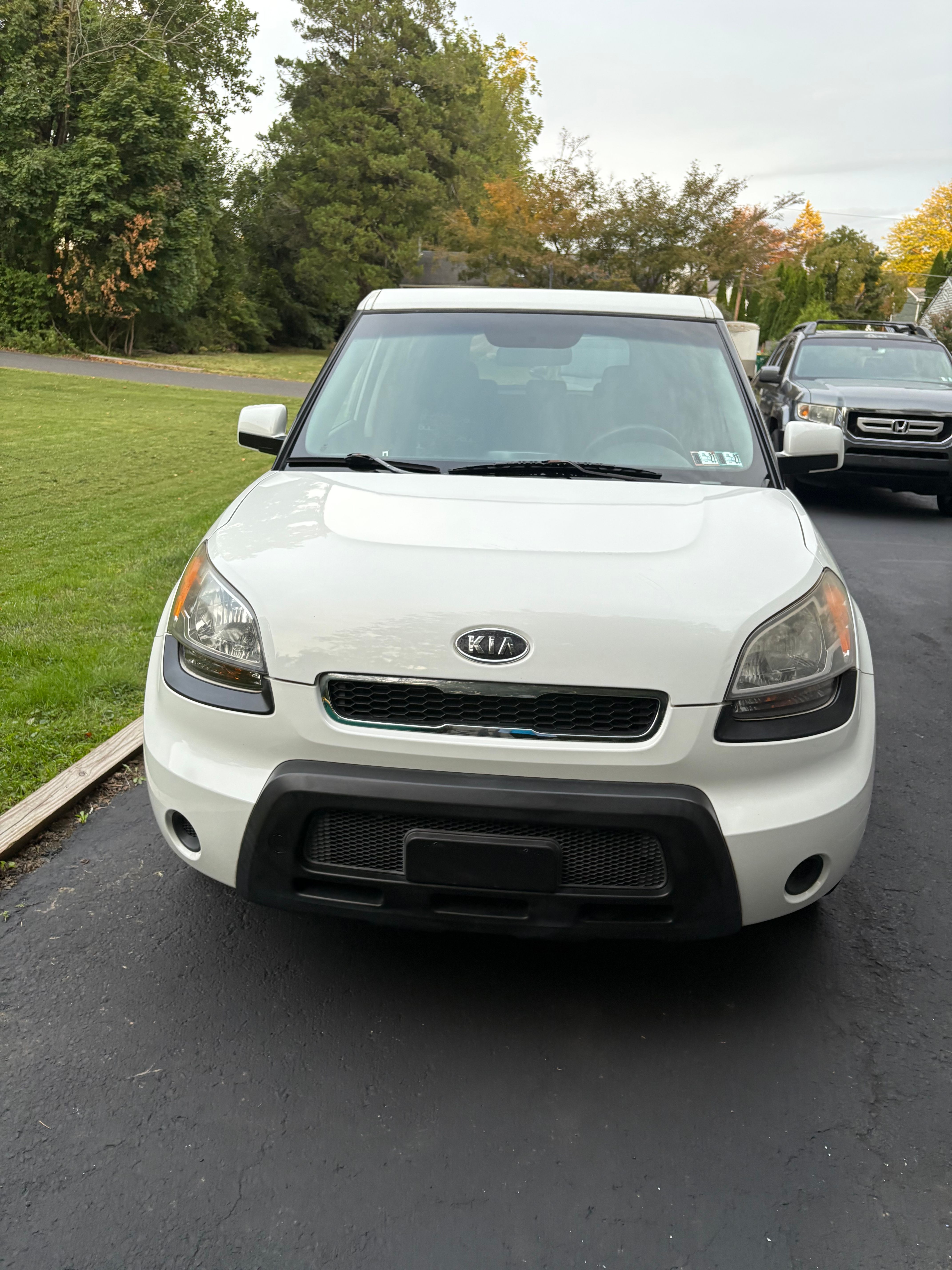 Used 2010 Kia Soul + FWD image 4